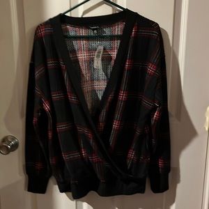 Plaid sweater, overlapping front
